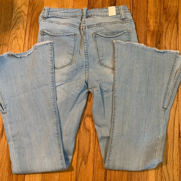 Raw slit hem flare jeans - Picture 7 of 10